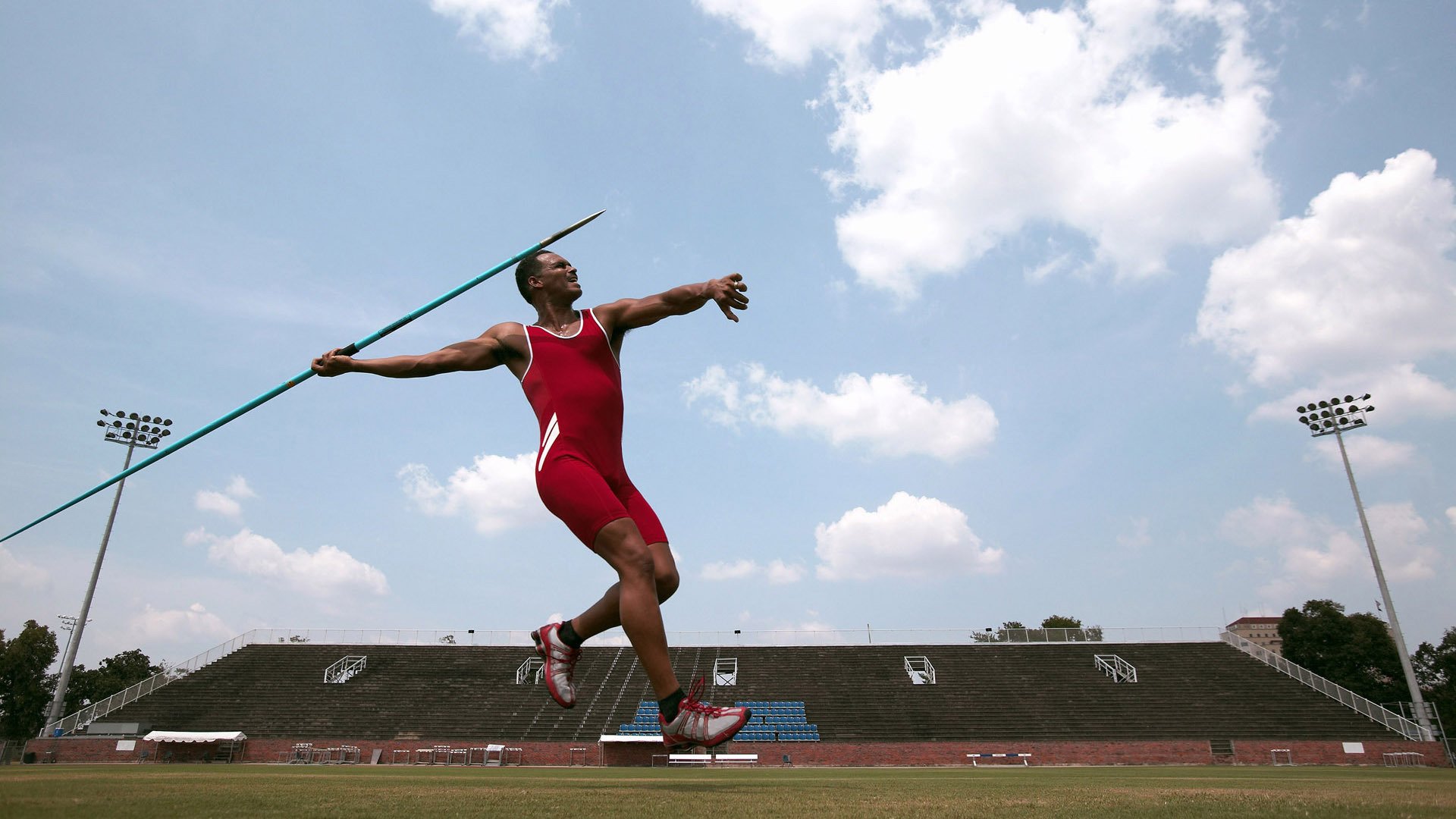 奇才压制独行侠，伦纳德如何从沉默杀手蜕变为关键先生？